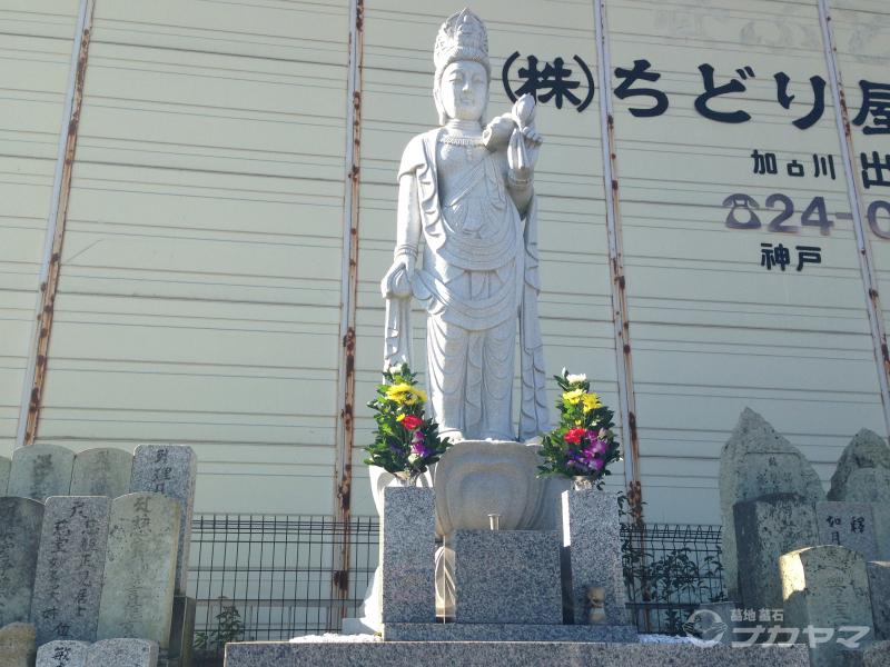 山之上霊園　観音さま年末お花